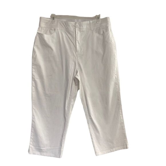 CHRISTOPHER & BANKS Women’s White Jean  Capri’s, Size 12, Belt loops, 5 pockets - Picture 1 of 8
